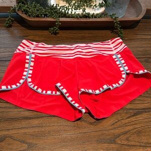 Lululemon 2.5” low rise short with liner, no tag